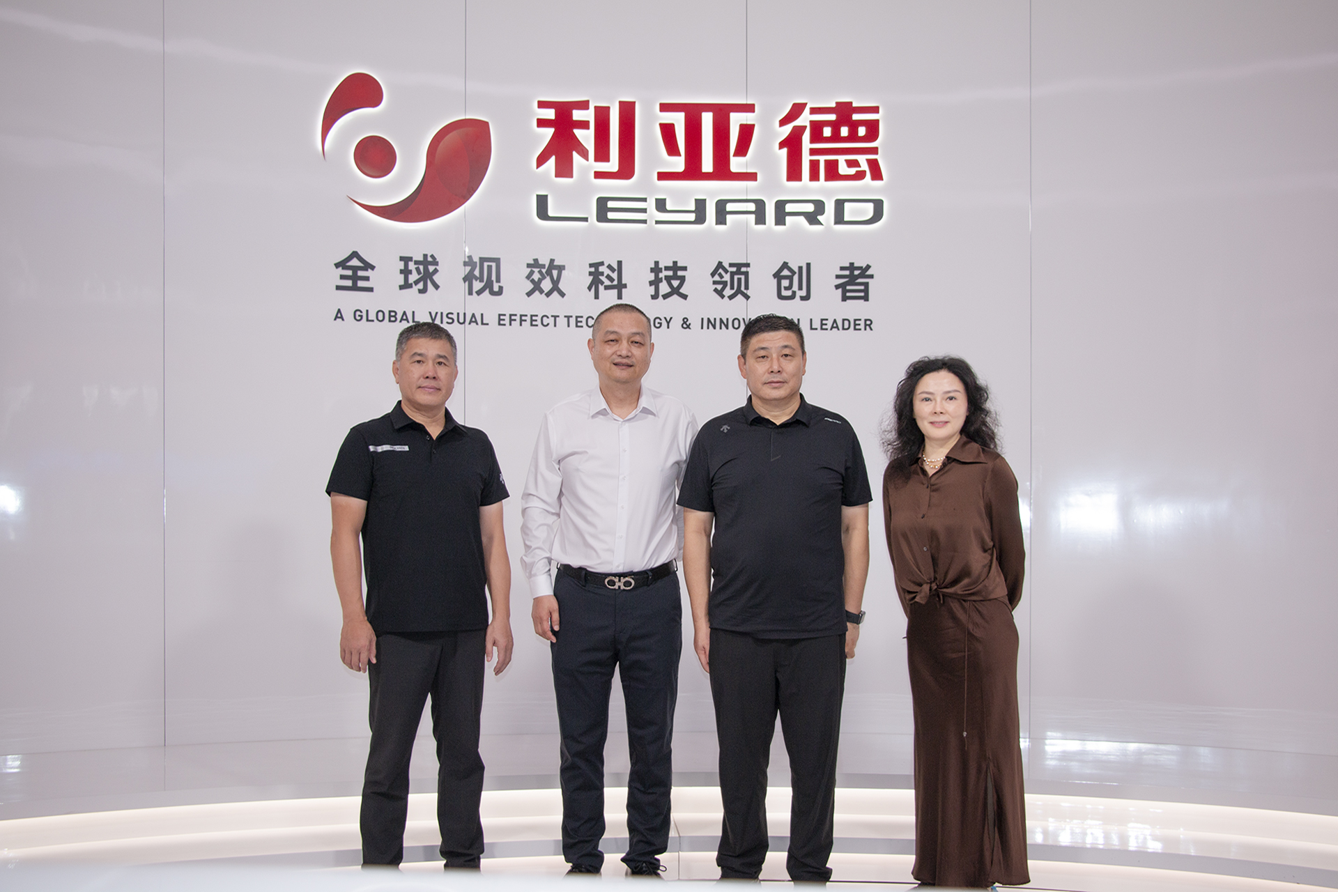 重庆千里科技股份有限公司周宗成总裁等领导一行莅临米兰milan南方总部考察交流